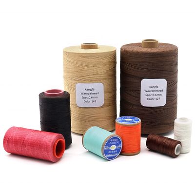 1 kg por cone Filamento de cera plana 150D/16 Poliéster para produtos de couro Resistente a produtos químicos