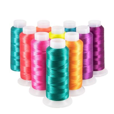 120d/2 Fios de bordado de poliéster viscoso com raios 100g Cone para bordados à mão
