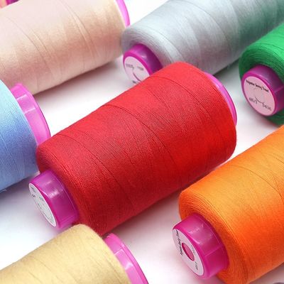 4 grandes cones de fios de poliéster branco para costura Quilting durável OEM ODM aceito