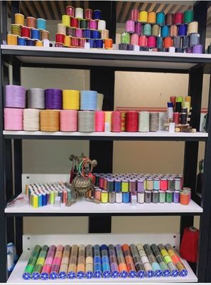 Fios de couro Kangfa Boho Vermelho 0,35-0,8 mm para costura de agulhas genuínas redondas enceradas