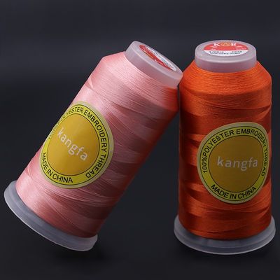 120D/2 100% Fios de bordados de poliéster para bordados em máquina 4000 Yard/cone 700 cores
