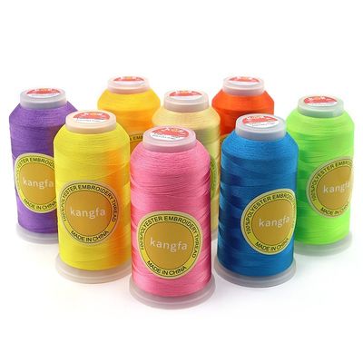 4000 Yard 120d/2 Fios de costura de bordado de poliéster / viscose para máquina de bordado