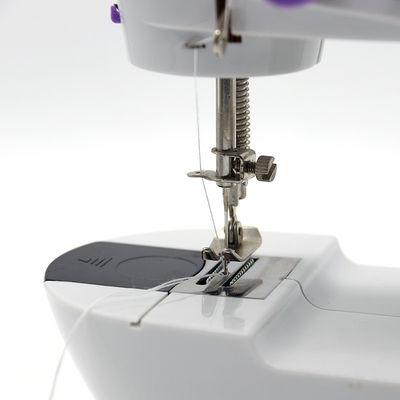 UFR-202 Máquina de costura mini-handy portátil e fácil de usar com operação manual