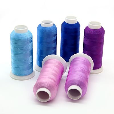 4000 Yard/cone Fios de bordados de poliéster para bordados em máquina Lot Stock 700 cores