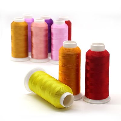OEM/ODM 100% de poliéster em lote de 700 cores de bordados para bordados de máquinas rápidas