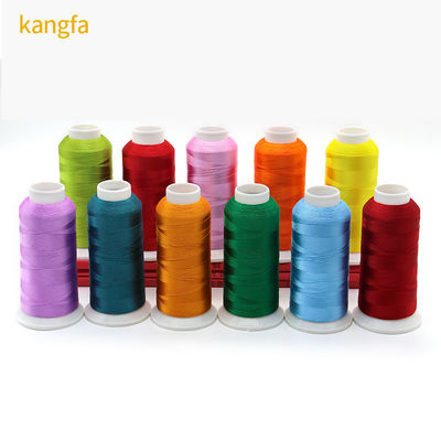 OEM/ODM 100% de poliéster em lote de 700 cores de bordados para bordados de máquinas rápidas